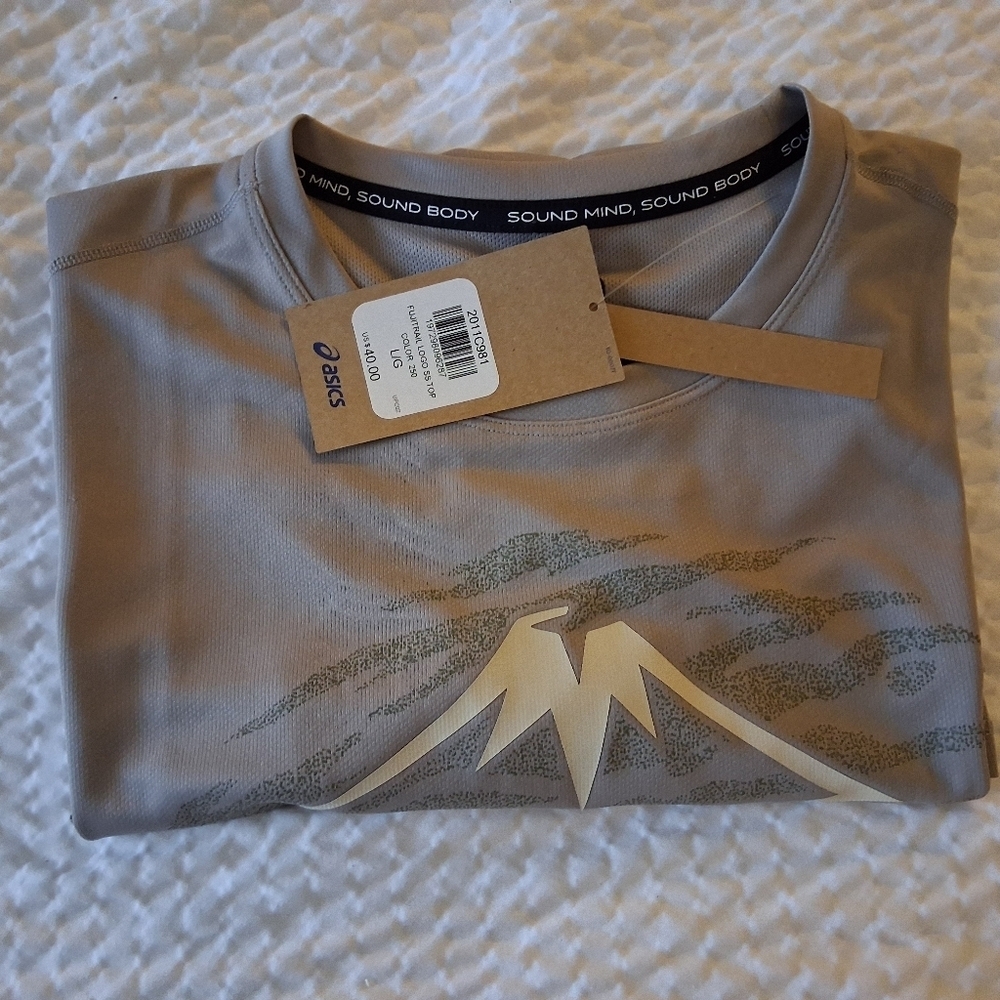 ASICS Men's Tan FujiTrail Tee - Picture 5 of 5